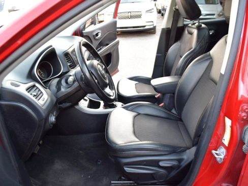 Used 2020 Jeep Compass Latitude w/ Popular Equipment Group FWD image 17