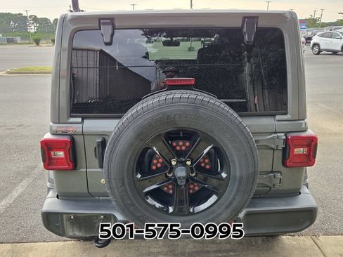 Used 2020 Jeep Wrangler Unlimited Sahara AWD/4WD image 4