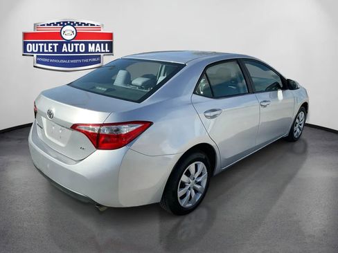Used 2015 Toyota Corolla LE FWD image 3