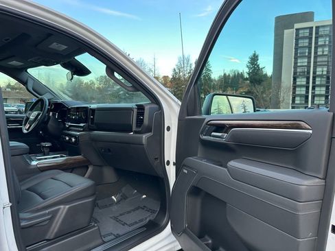 Used 2025 GMC Sierra 1500 Elevation w/ Elevation Premium Package image 12