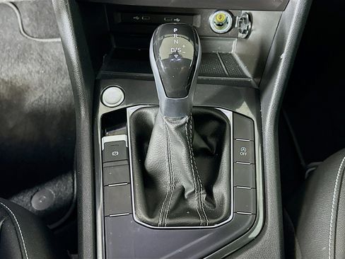 Used 2023 Volkswagen Tiguan SE image 23