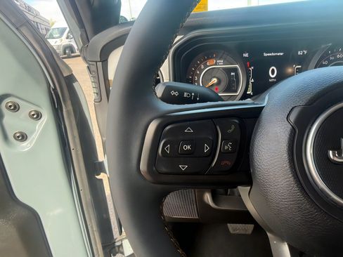 Used 2024 Jeep Wrangler Willys image 27