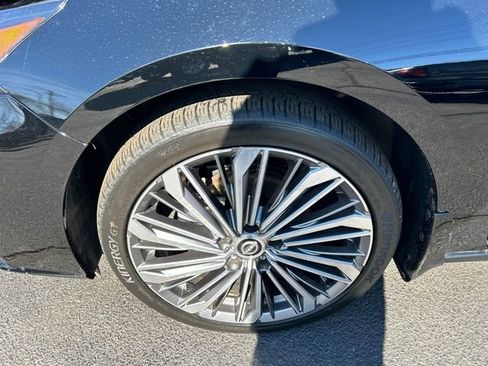 Certified 2024 Nissan Altima 2.5 SL image 8