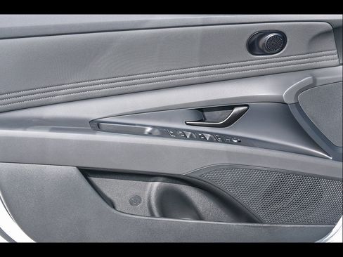 New 2026 Hyundai Elantra SEL FWD image 22
