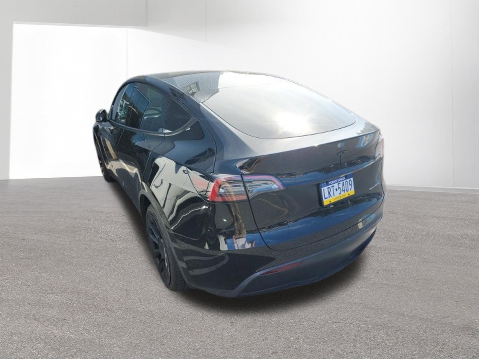 Used 2024 Tesla Model Y Long Range AWD/4WD image 27