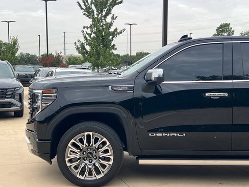 Used 2025 GMC Sierra 1500 Denali Ultimate AWD/4WD image 8