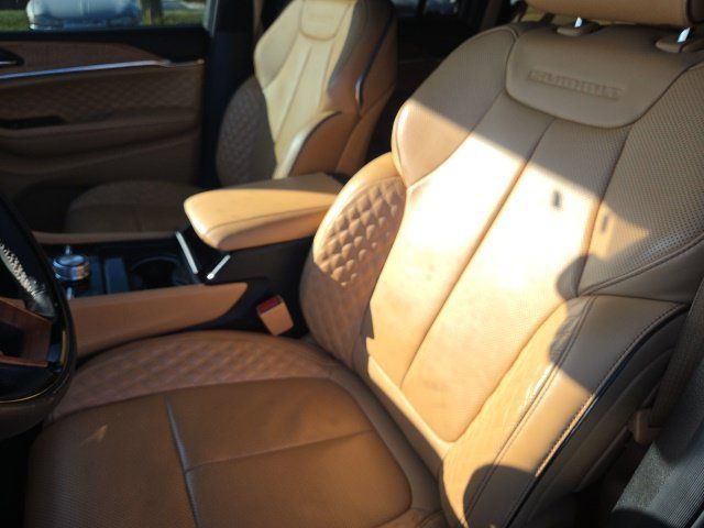 Used 2025 Jeep Grand Cherokee Summit AWD/4WD image 2