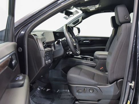 Used 2025 Chevrolet Suburban LS AWD/4WD image 2