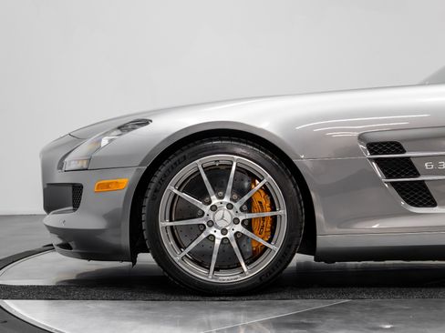 Used 2012 Mercedes-Benz SLS AMG Coupe image 31
