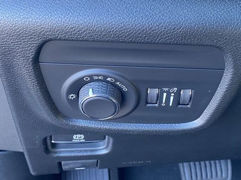 New 2025 Jeep Grand Cherokee Altitude image 25