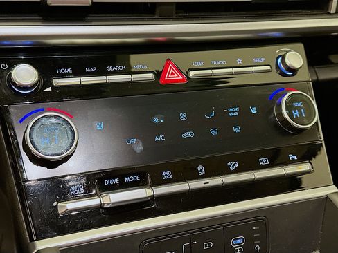 Used 2025 Hyundai Santa Fe SEL image 24