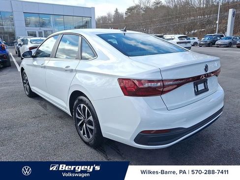 Certified 2025 Volkswagen Jetta S image 8