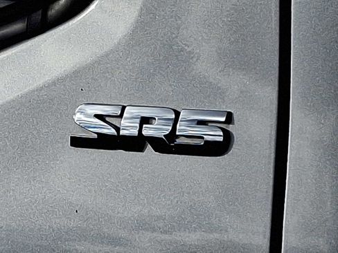 Certified 2018 Toyota Tacoma SR5 image 32