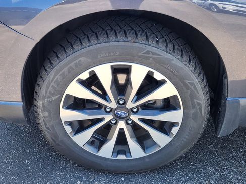 Used 2016 Subaru Outback 2.5i Limited AWD/4WD image 9