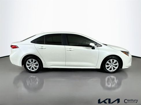 Used 2020 Toyota Corolla LE FWD image 4