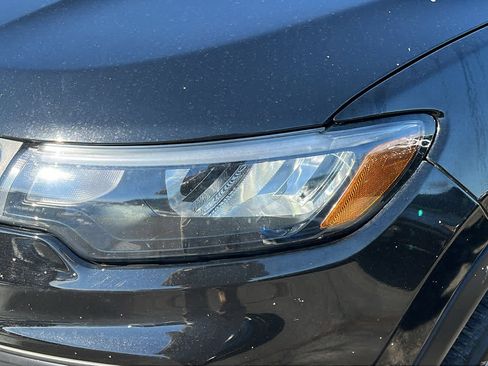 Used 2022 Jeep Compass Latitude image 8