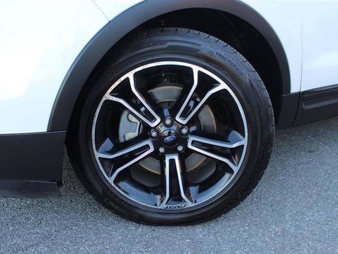 Used 2014 Ford Explorer Sport w/ Equipment Group 401A AWD/4WD image 9