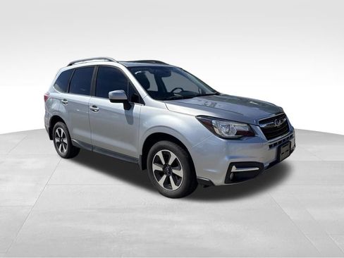 Used 2018 Subaru Forester 2.5i Limited AWD/4WD image 4