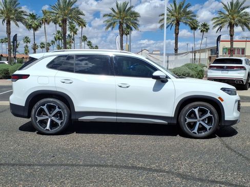 New 2026 Volkswagen Tiguan SE FWD image 7