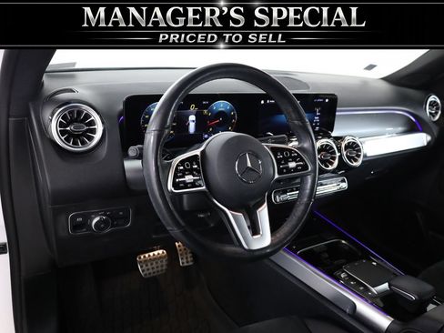 Used 2022 Mercedes-Benz GLB 250 4MATIC image 27