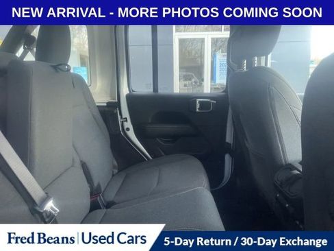 Used 2025 Jeep Wrangler Unlimited Sahara w/ Safety Group image 7