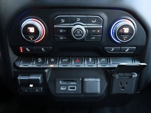 Used 2019 Chevrolet Silverado 1500 LT w/ All-Star Edition image 9