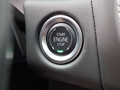 Used 2024 Chevrolet Suburban Z71 w/ Luxury Package image 22