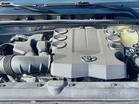 Used 2019 Toyota 4Runner TRD Off-Road Premium image 32