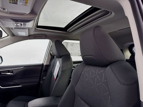 New 2025 Toyota RAV4 XLE image 31