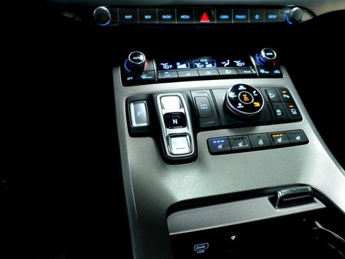 Used 2021 Hyundai Palisade Limited image 24