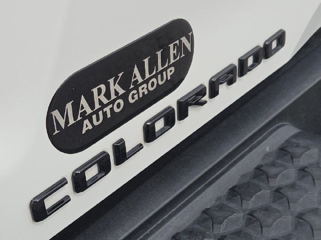 Used 2024 Chevrolet Colorado LT w/ LT Convenience Package II RWD image 11