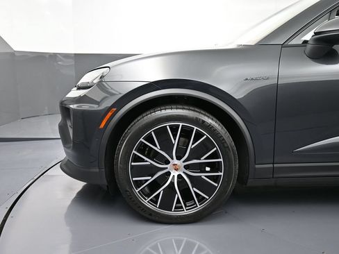 Certified 2025 Porsche Macan Electric RWD image 12