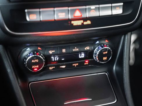 Used 2020 Mercedes-Benz GLA 250 4MATIC image 19