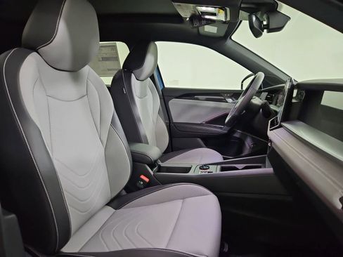 New 2026 Volkswagen Tiguan SE R-Line image 23