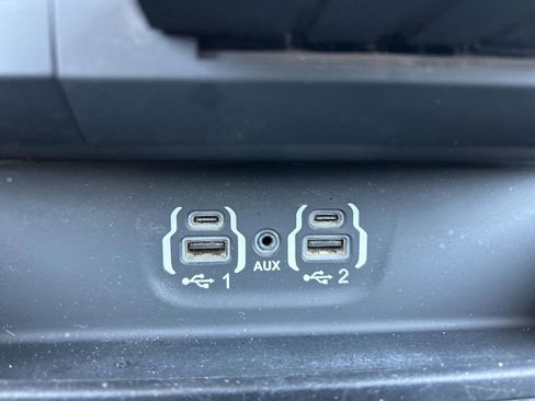 Used 2021 RAM 1500 HFE RWD image 33