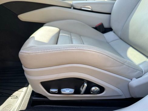 Used 2019 Porsche Panamera w/ Premium Package Plus RWD image 30