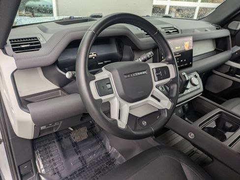Used 2023 Land Rover Defender 130 X-Dynamic SE image 14