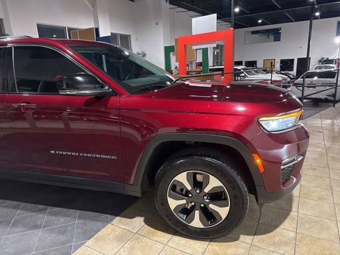Used 2023 Jeep Grand Cherokee 4WD 4xe image 9