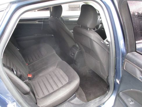 Used 2019 Ford Fusion SE FWD image 11