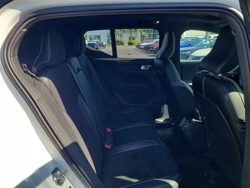Used 2020 Volvo XC40 T5 R-Design AWD/4WD image 8