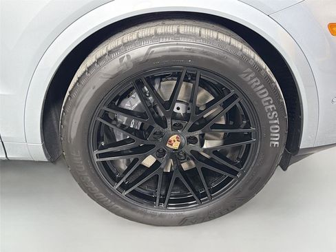 Used 2026 Porsche Cayenne Coupe AWD/4WD image 14