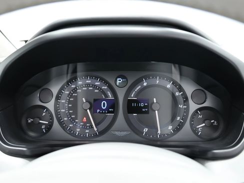 Used 2014 Aston Martin Vanquish Volante RWD image 34