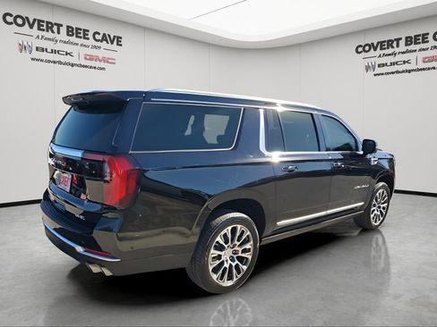 New 2026 GMC Yukon XL Denali w/ Denali Reserve Package image 9