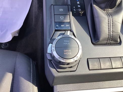 Used 2024 Toyota Tacoma TRD Sport image 32