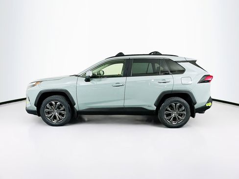 Used 2022 Toyota RAV4 XLE Premium image 4