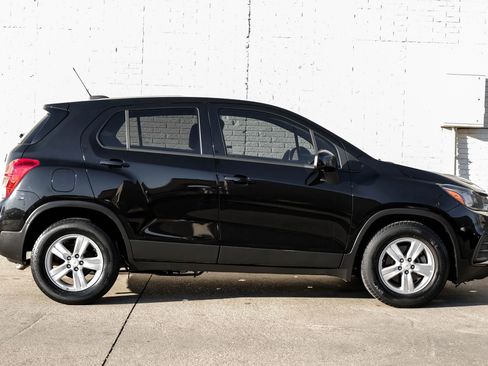Used 2020 Chevrolet Trax LS w/ Tint and Cruise Package image 6