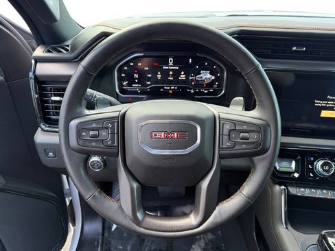 Used 2025 GMC Sierra 1500 AT4 w/ Technology Package AWD/4WD image 12