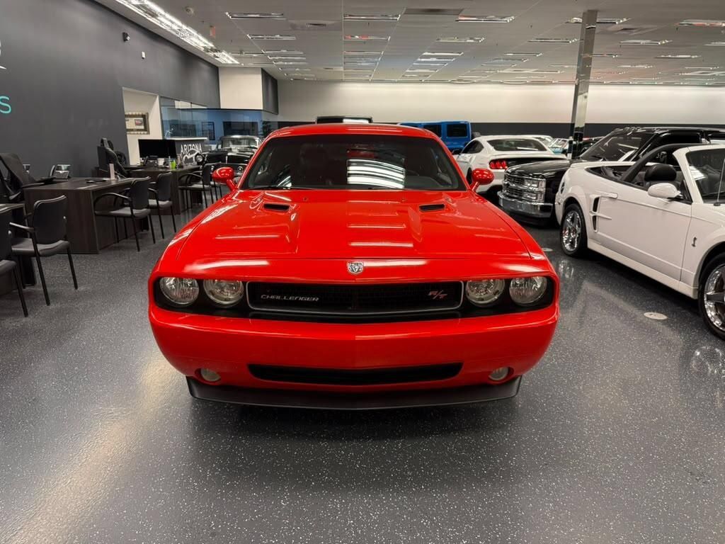 Used 2010 Dodge Challenger R/T RWD image 2