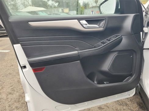 Certified 2021 Ford Escape SE image 18