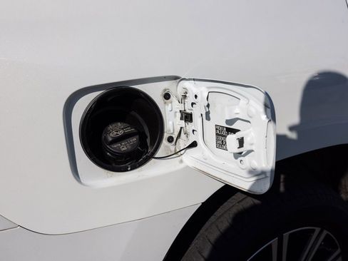 Used 2020 Lexus LX 570 4WD w/ Luxury Package image 59